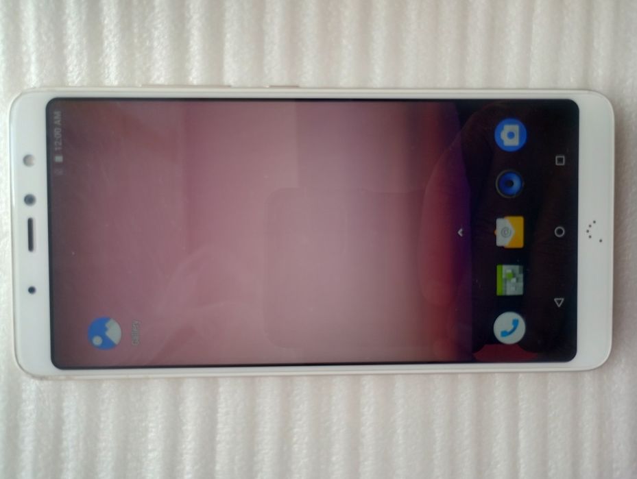 смартфон  BQ Aquaris X2,бу,стан нового,дефекти прошивки