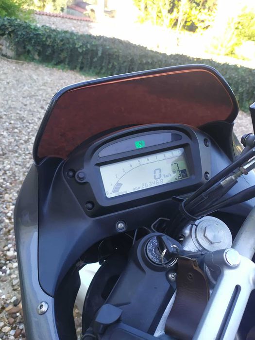 Suzuki XF 650 Freewind
