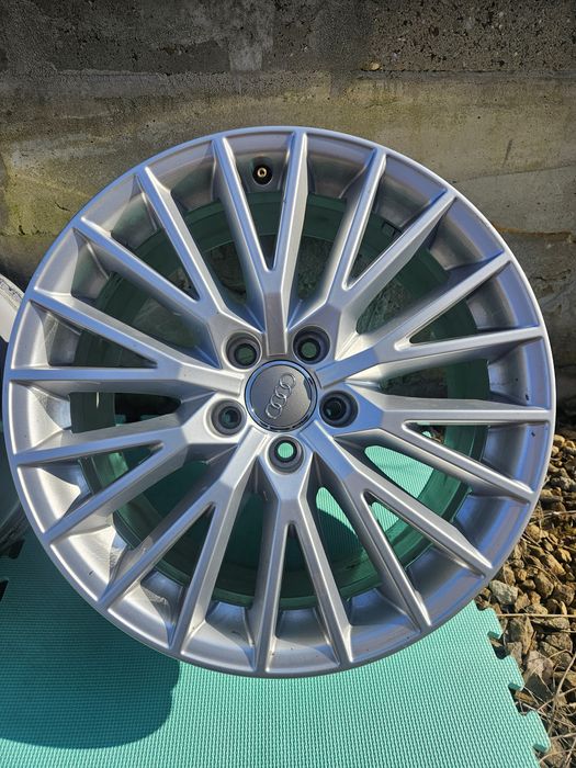 Felgi aluminiowe oryginalne AUDI 8S0 A3 A4 A6 TT Q3