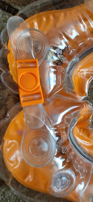 Круг для купання немовлят.  Круг для плавання