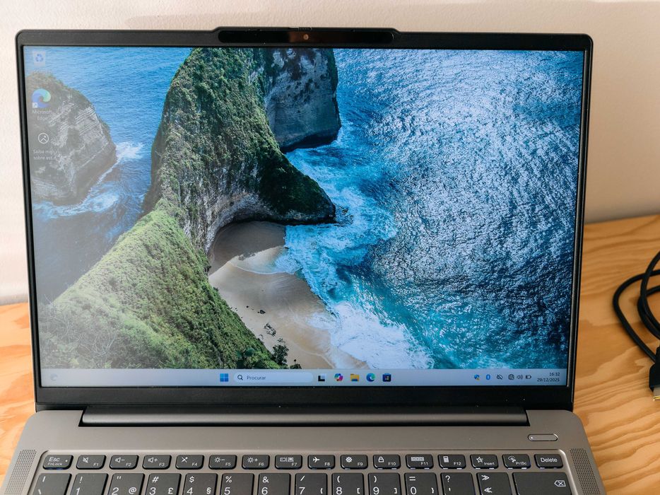 Portátil Lenovo IdeaPad Pro 5i 14 Gen 9 - Core Ultra - Wifi7 - Arc GPU