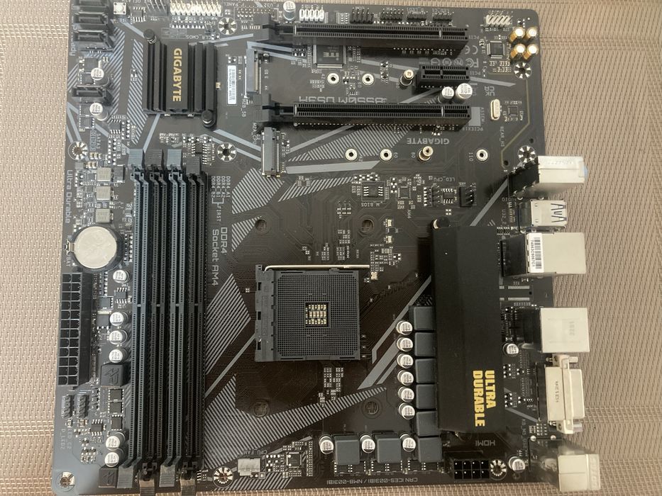Gigabyte B550M DS3H материнська плата AM4 DDR4 4733MHz