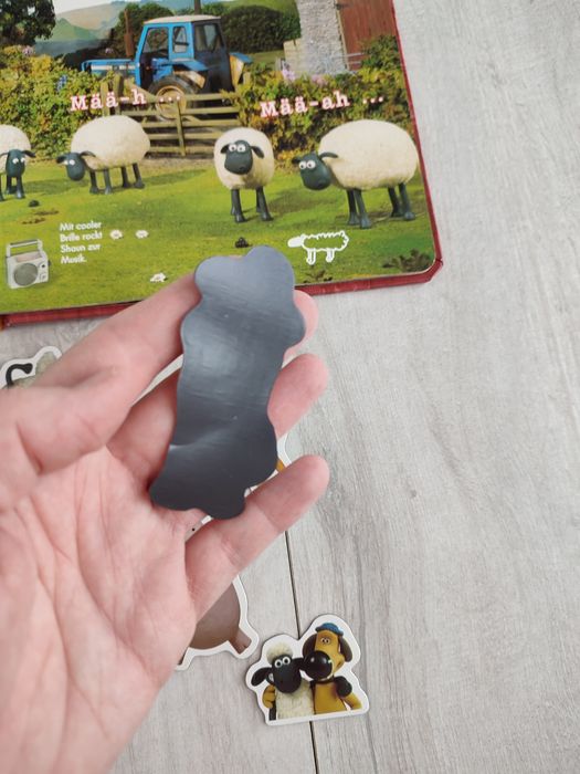 Магнітна книга-гра Shaun the Sheep (Овечка Шон)  | нова | 16 магніті