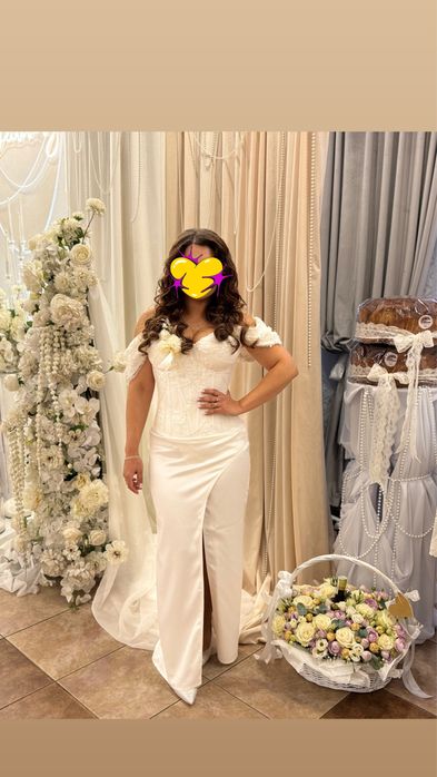 Продаю ніжний, та елегантний комплект: корсет + спідниця , пошитий