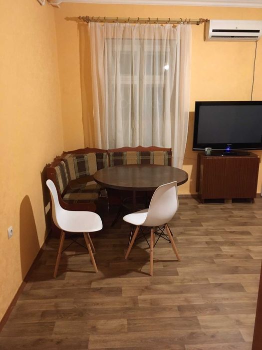 Трехкомнатный дом в Аркадии 6 мест. Газ Солнечная станция Генератор.