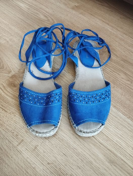 Buty-sandałki chabrowe 37