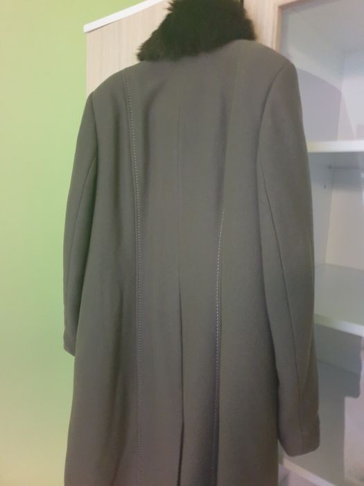 Wełniany płaszcz r 46