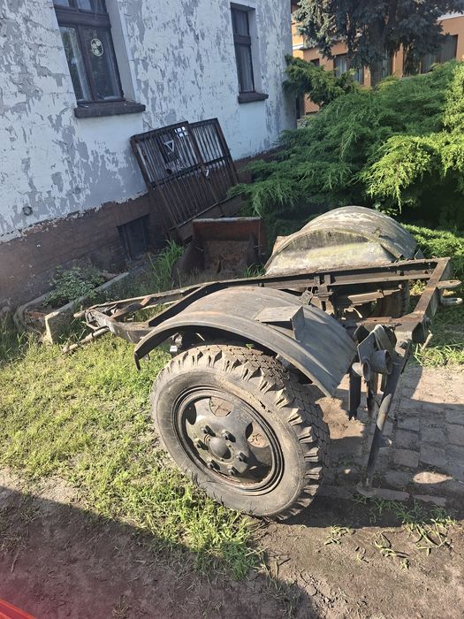 Przyczepka jedno osiowa,rama na resorach,solidna