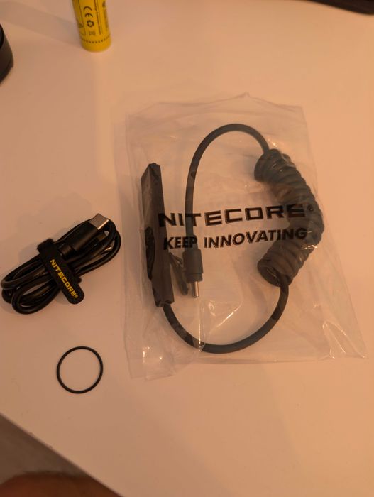 Latarka NITECORE P35i