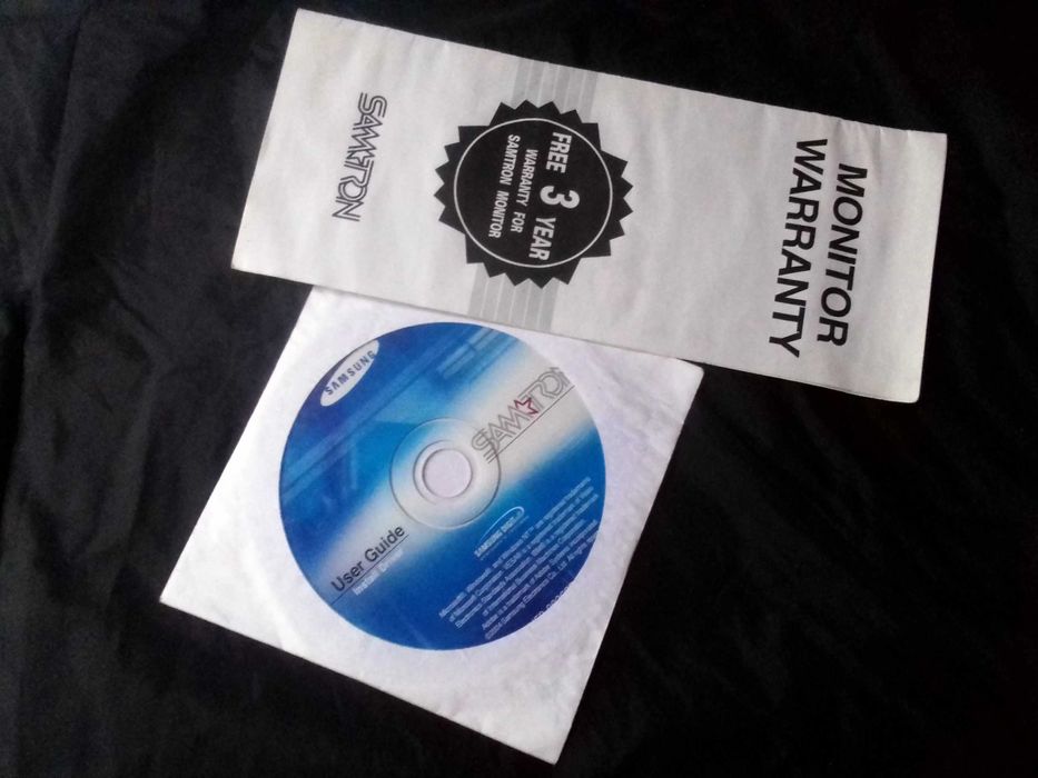 Монитор Samtron 17'' для ПК + CD.