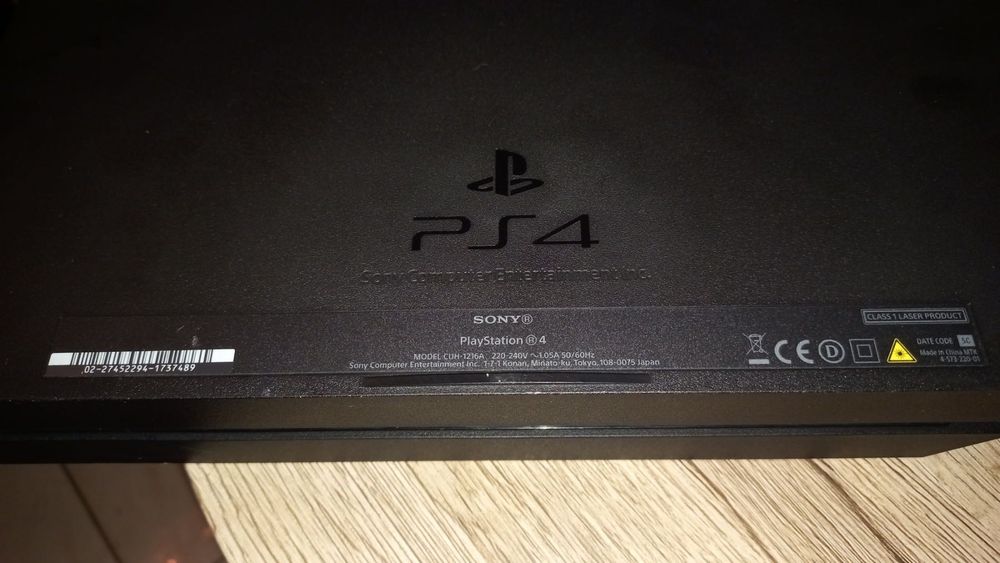 Konsola PlayStation 4 + oryginalny pad + gra Assasins Creed Valhalla PS4 FAT