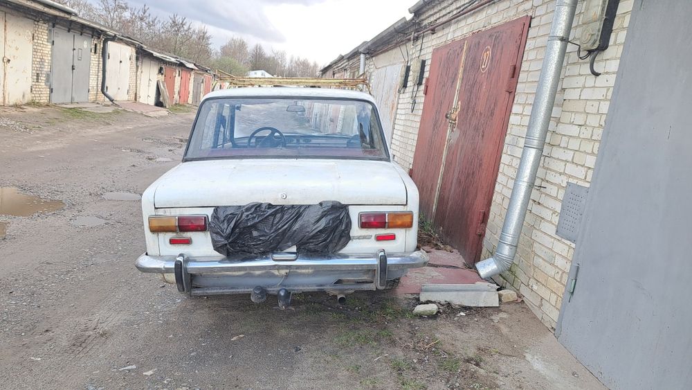 Vaz 2101 avto 1977r v. Na hody