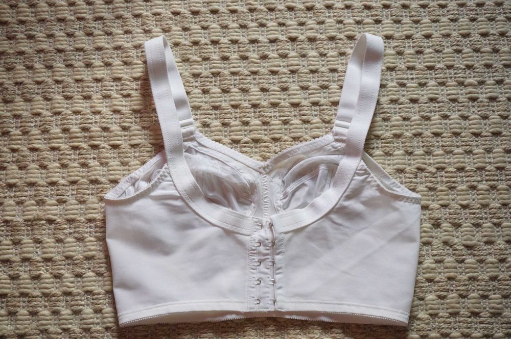 Półgorset stanik modelujacy Triumph Doreen roz. 85B