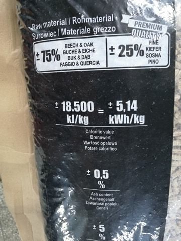 Pellet 40 z   dębowo-bukowy, lider wśród pelletu. 11 02.2025 na stanie