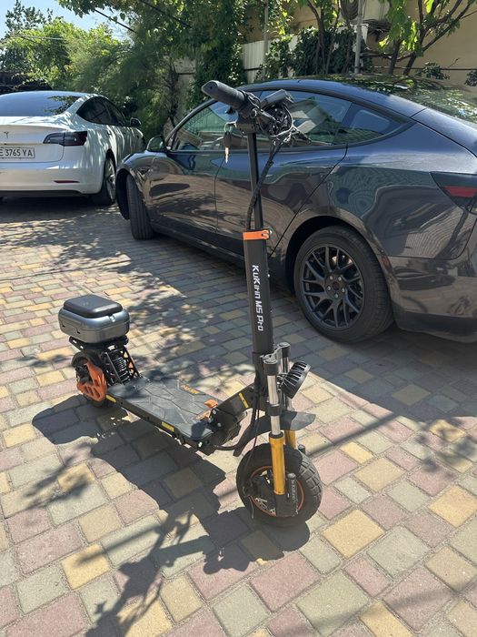 Електросамокат  Kugoo Kirin M5 PRO (1200 т; 26 А/год; 48 В)