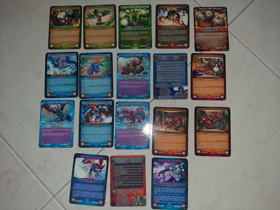 Cadernetas cartas cromos invizimals panini gormiti bakugan redakai tri