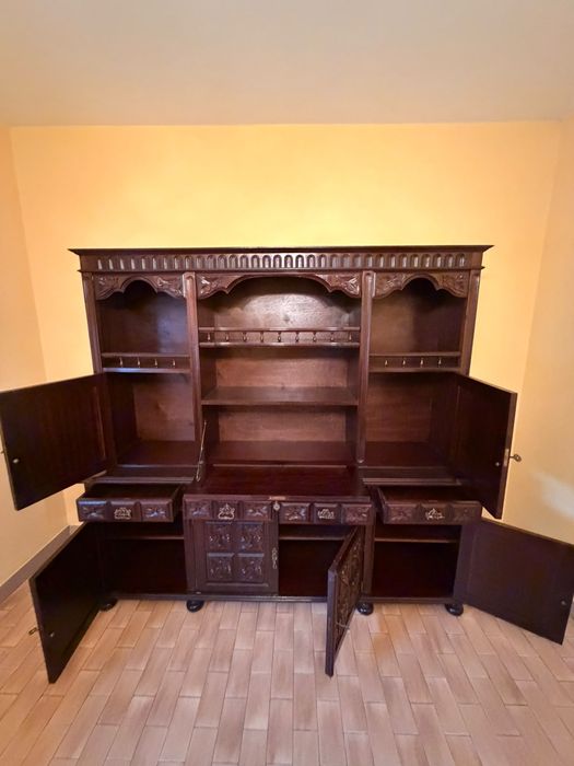 Móvel de sala e mesa com 8 cadeiras IMPECÁVEL