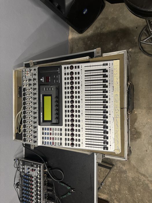 Behringer DDX3216 Digital Mixing Console with Hard Case, Like New