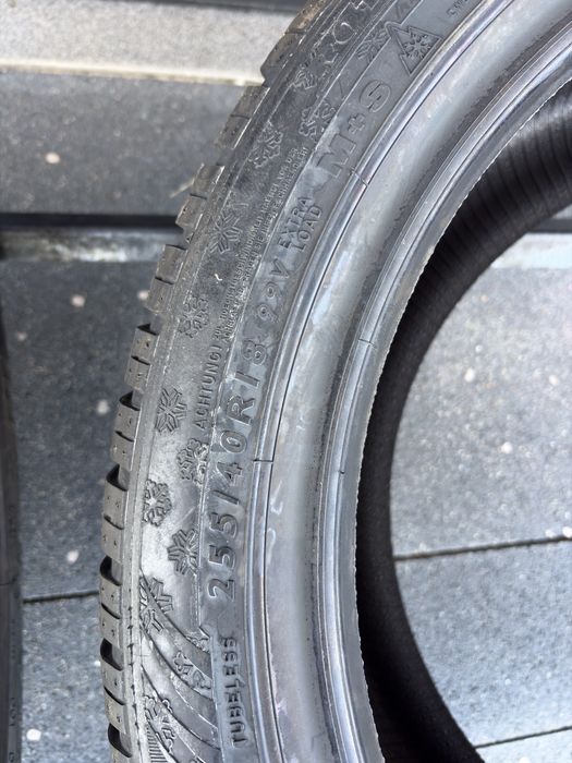 Nowe opony zimowe 255 40 r18 Dunlop 2024r