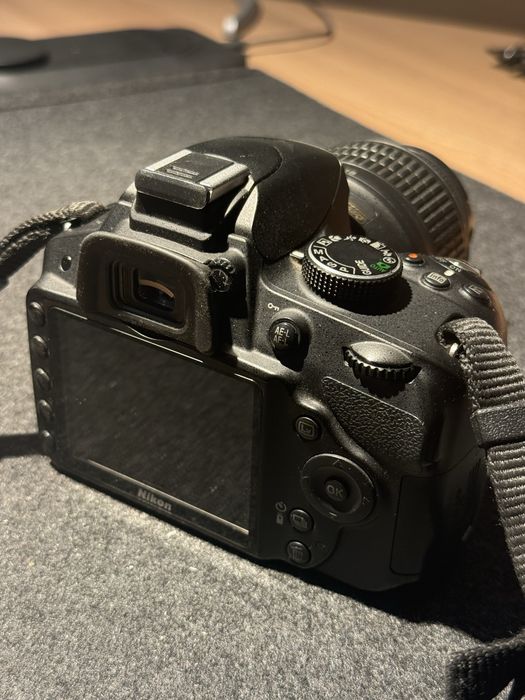 Nikon D3200 + Nikkor 18-55mm f3.5 + extras