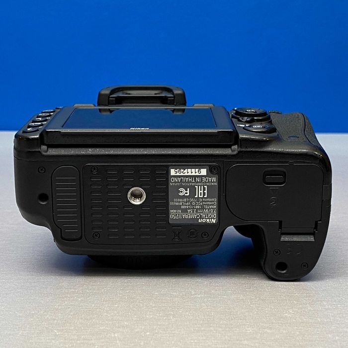 Nikon D750 (Corpo) - 24.3MP