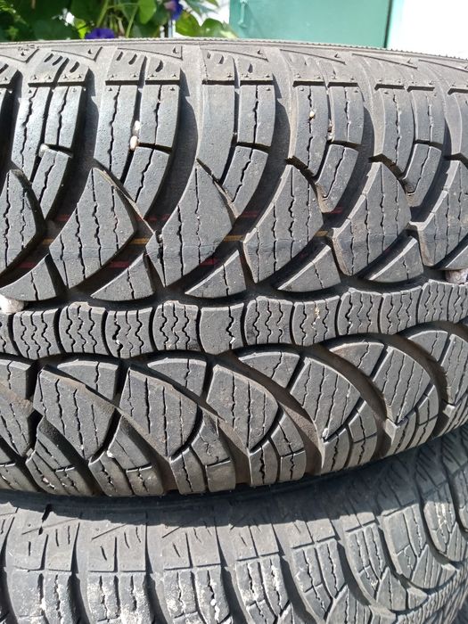 Продам автомобільні шини з дисками Фольксваген на 15