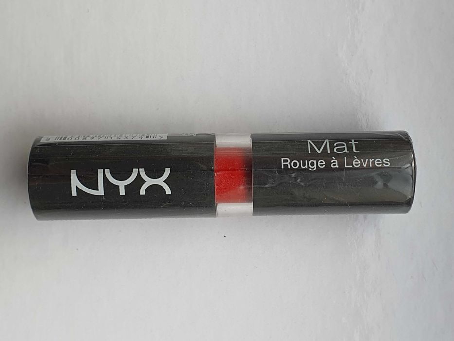 Nowa pomadka Nyx Matte MLS08 pure red