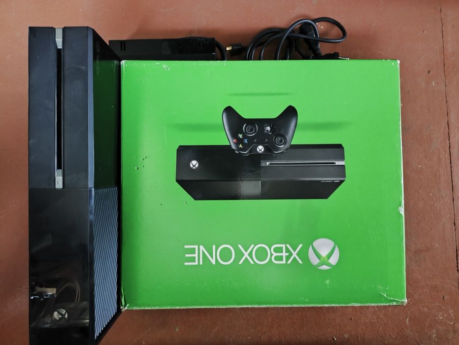 Xbox One игровая консоль приставка с играми дисками