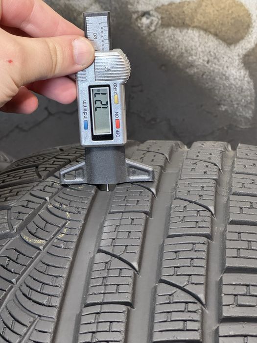 R18 235/40 пара зимових шин Pirelli Winter SottoZero W240 чудовий стан