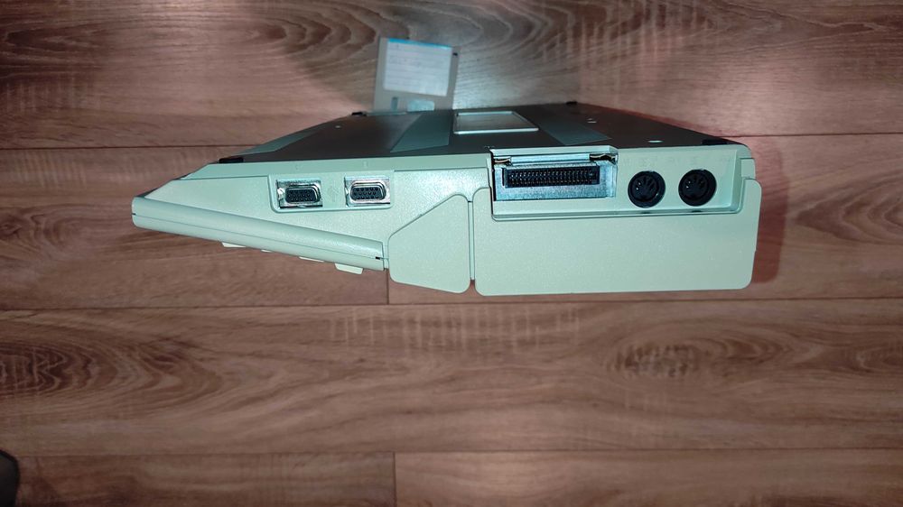 Atari 520 STE 4MB z Folią na Logo, Książki, instrukcja