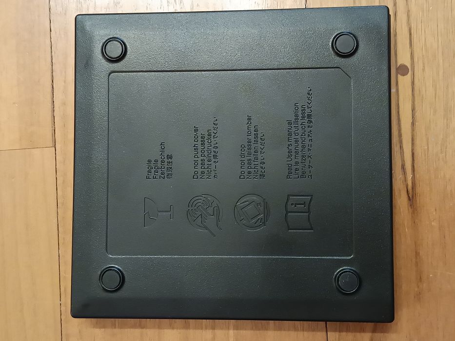 Zewnętrzny napęd CD/DVD z kompletem kabli