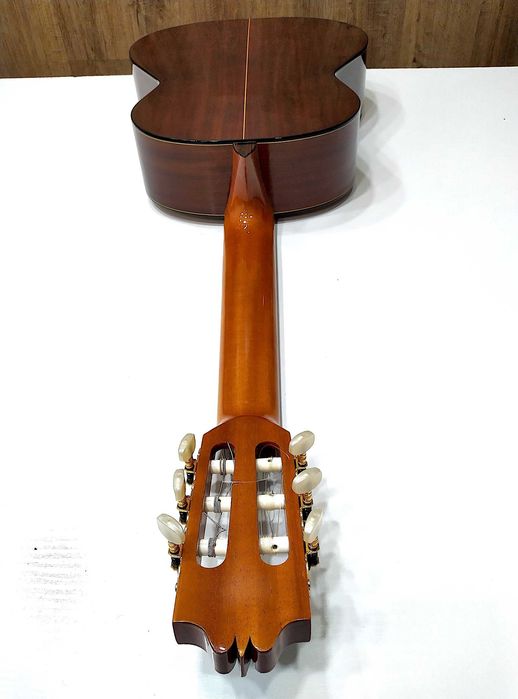 Гитара Admira Испания + чехол Цельный кедровый топ Классическая