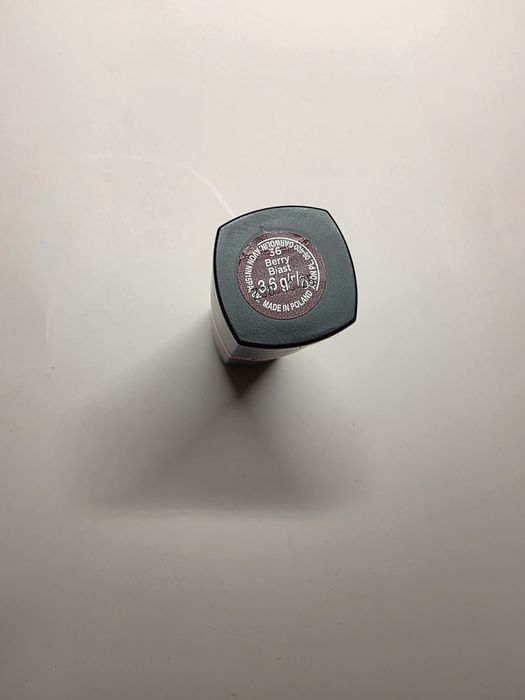 Ultramatowa szminka Berry Blast Avon