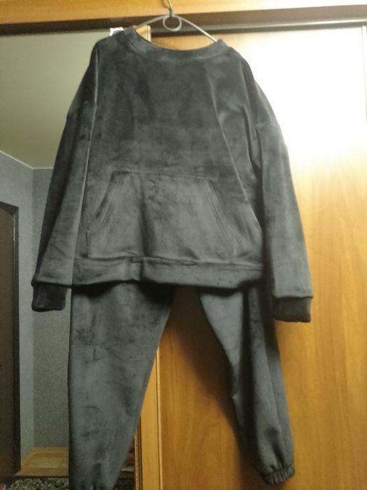 Женский спортивный костюм велюр  теплый  одевался один раз