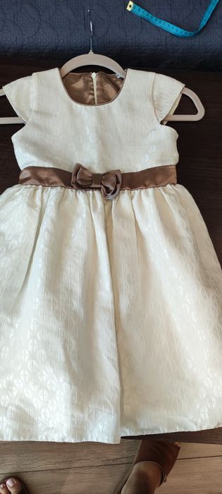 Elegancka sukienka r. 122