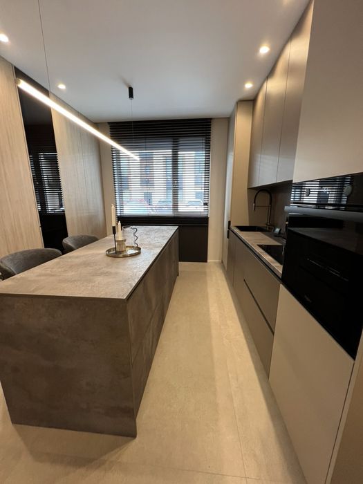 Продаж сучасного таунхаусу