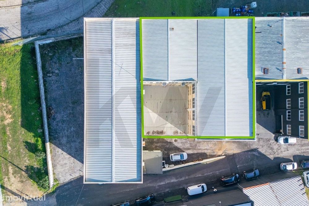 Espetacular Armazém Industrial em São João da Talha 1000m2