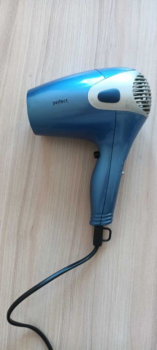 Suszarka do włosów Perfect.