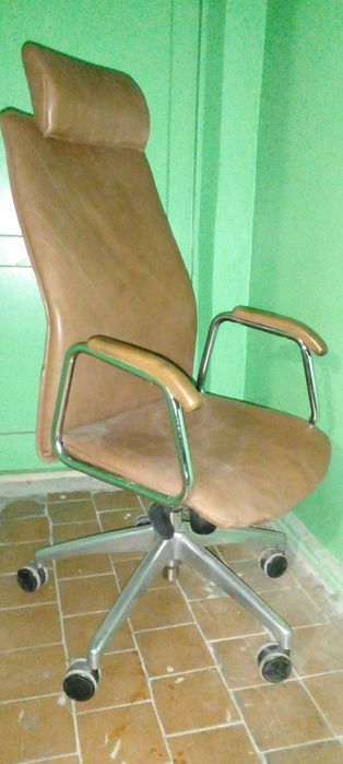 продам шкIряне крIсло