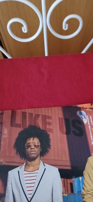 Poster Like Us, novo