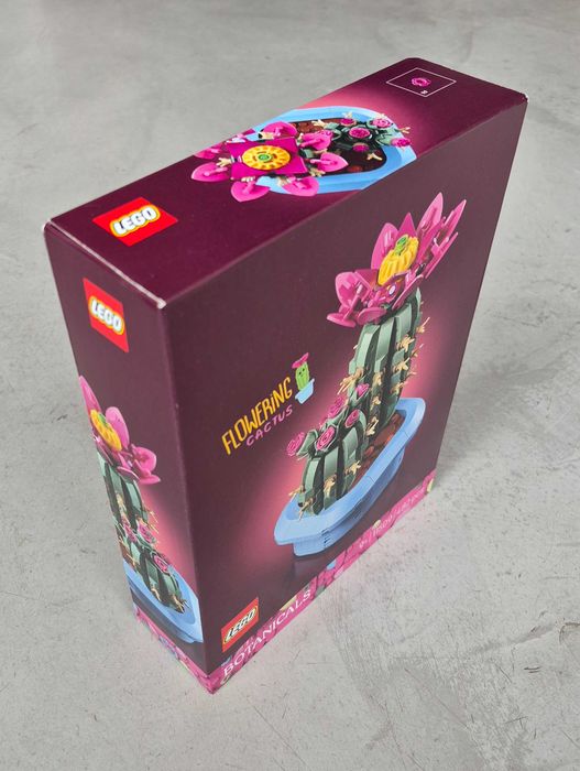 Cato em Flor 11509 | Pequeno Buquê 10347 | Botanical Collection