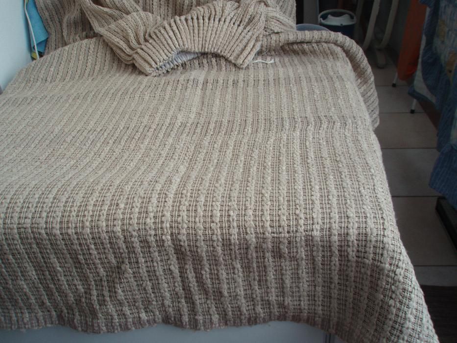 2 cortinados em beije e outros veja e fale comigo