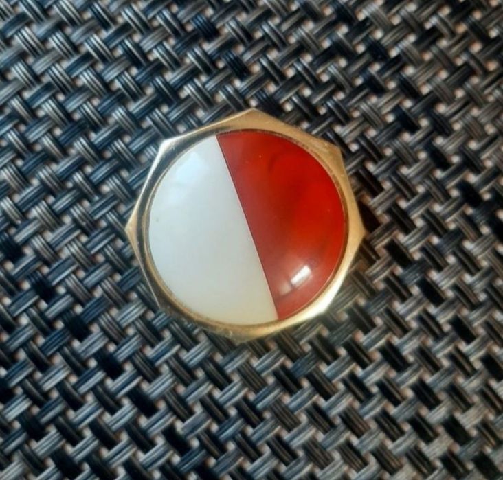 Брошка, затискач для хустки