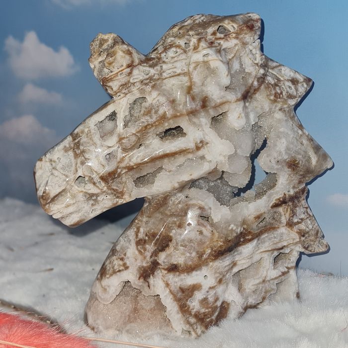 Unicórnio de esfalerita com geodo +/- (12cm) alt.