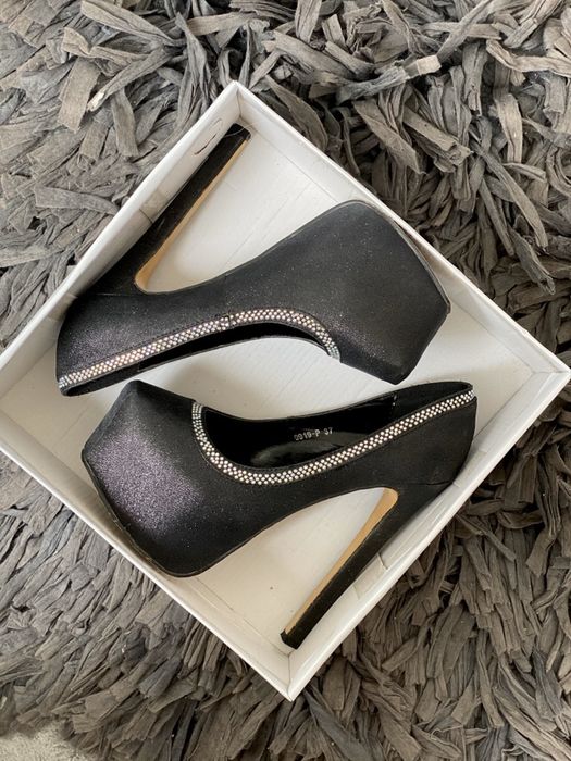 Szpilki czarne buty na obcasie 37