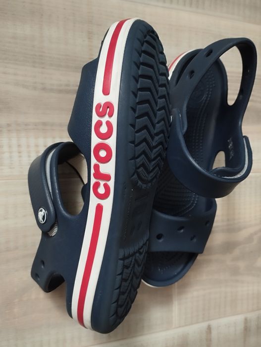 Продам crocs оригінал J3