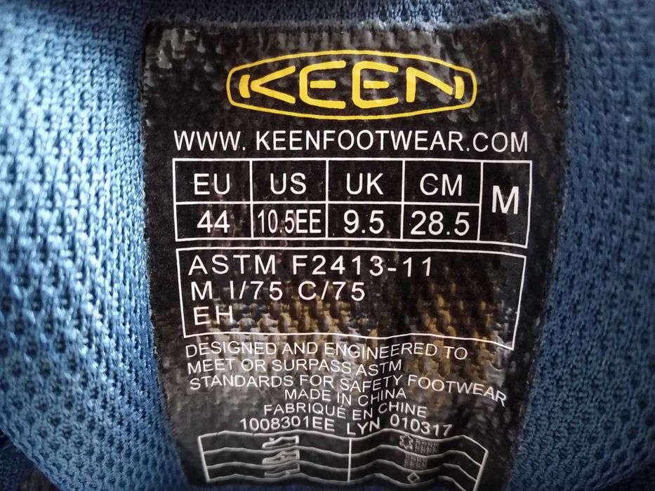 Keen. Подарую тільки правий чобіт