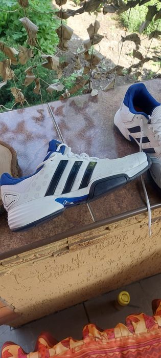 Красовки Adidas продам
