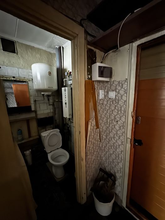 Продам 1 ком. Каменское левый берег 6 этаж (9мик. Общежитие)