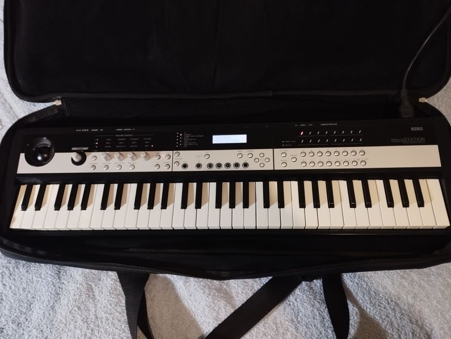 Korg Microstation + чохол